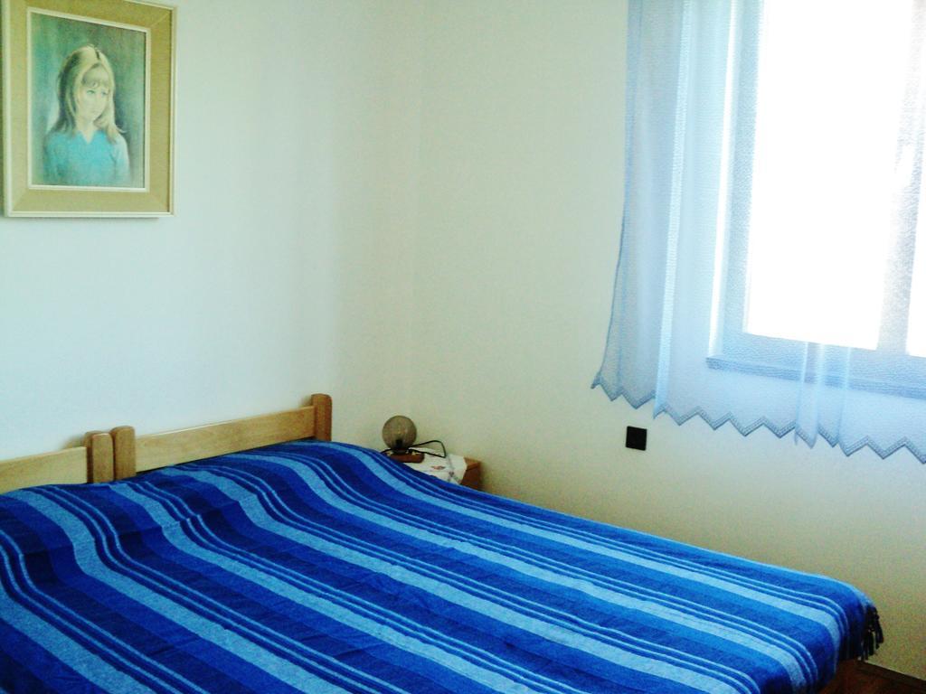 Apartments Nevenka Krk Town Luaran gambar