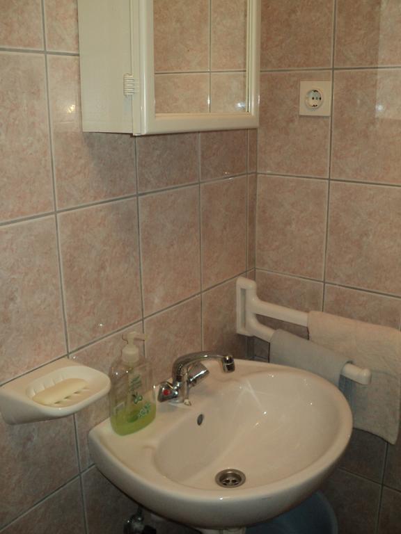 Apartments Nevenka Krk Town Luaran gambar