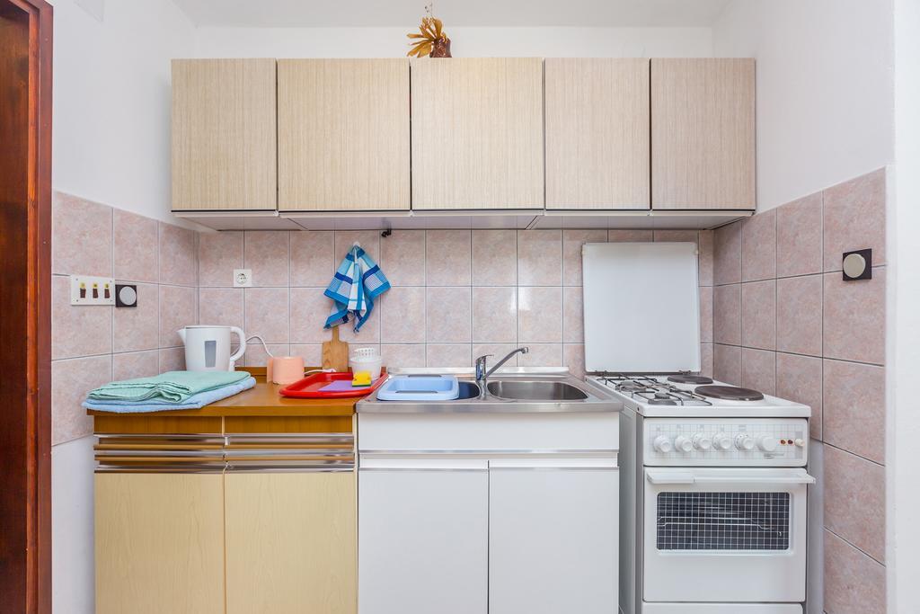 Apartments Nevenka Krk Town Luaran gambar
